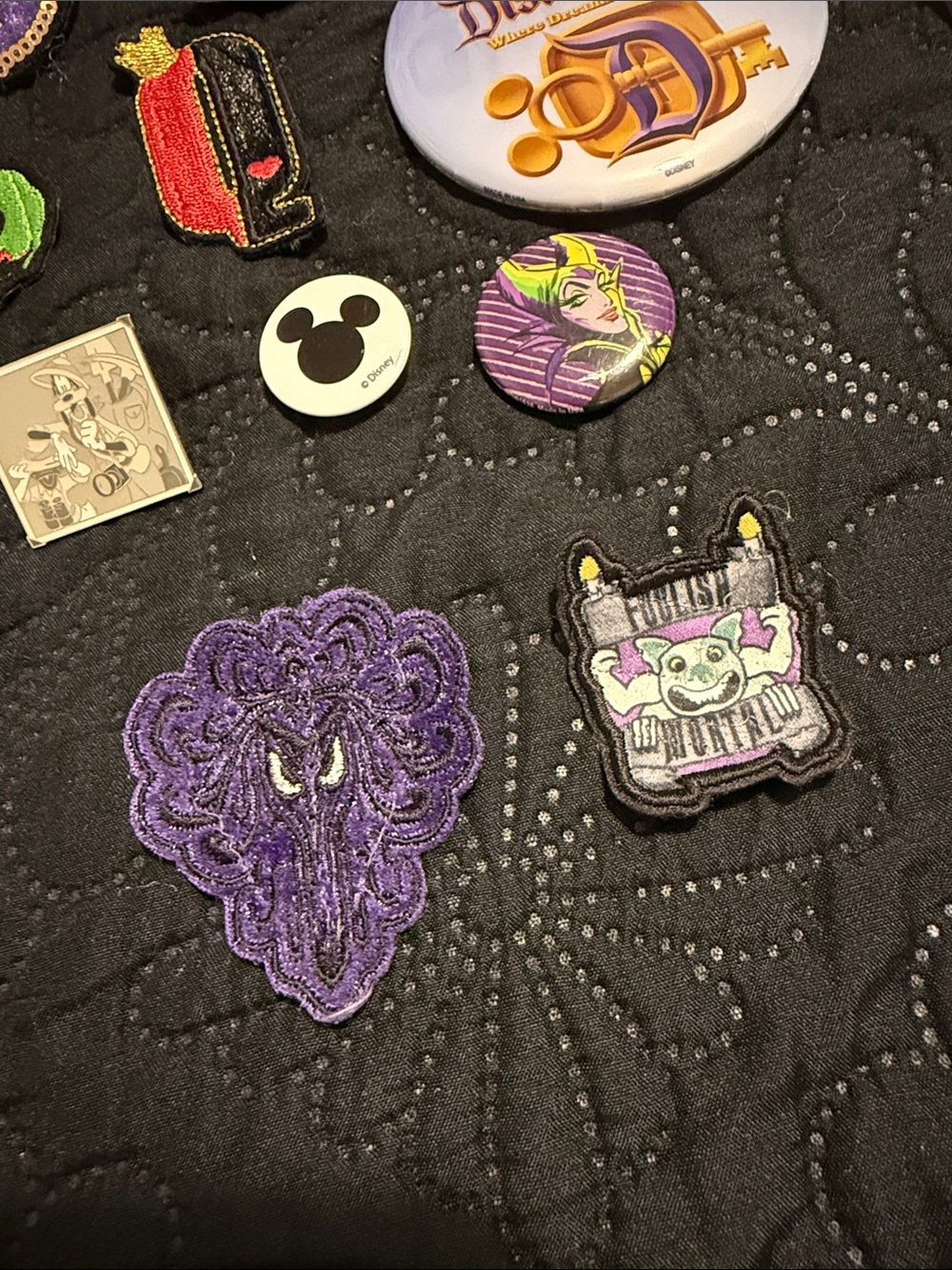 Disney Patches & Pins - Picture 4 of 4